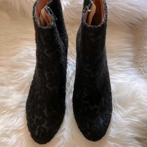 H&M TEXTURED BLOCK HEEL BOOT  39 - Picture 2 of 4